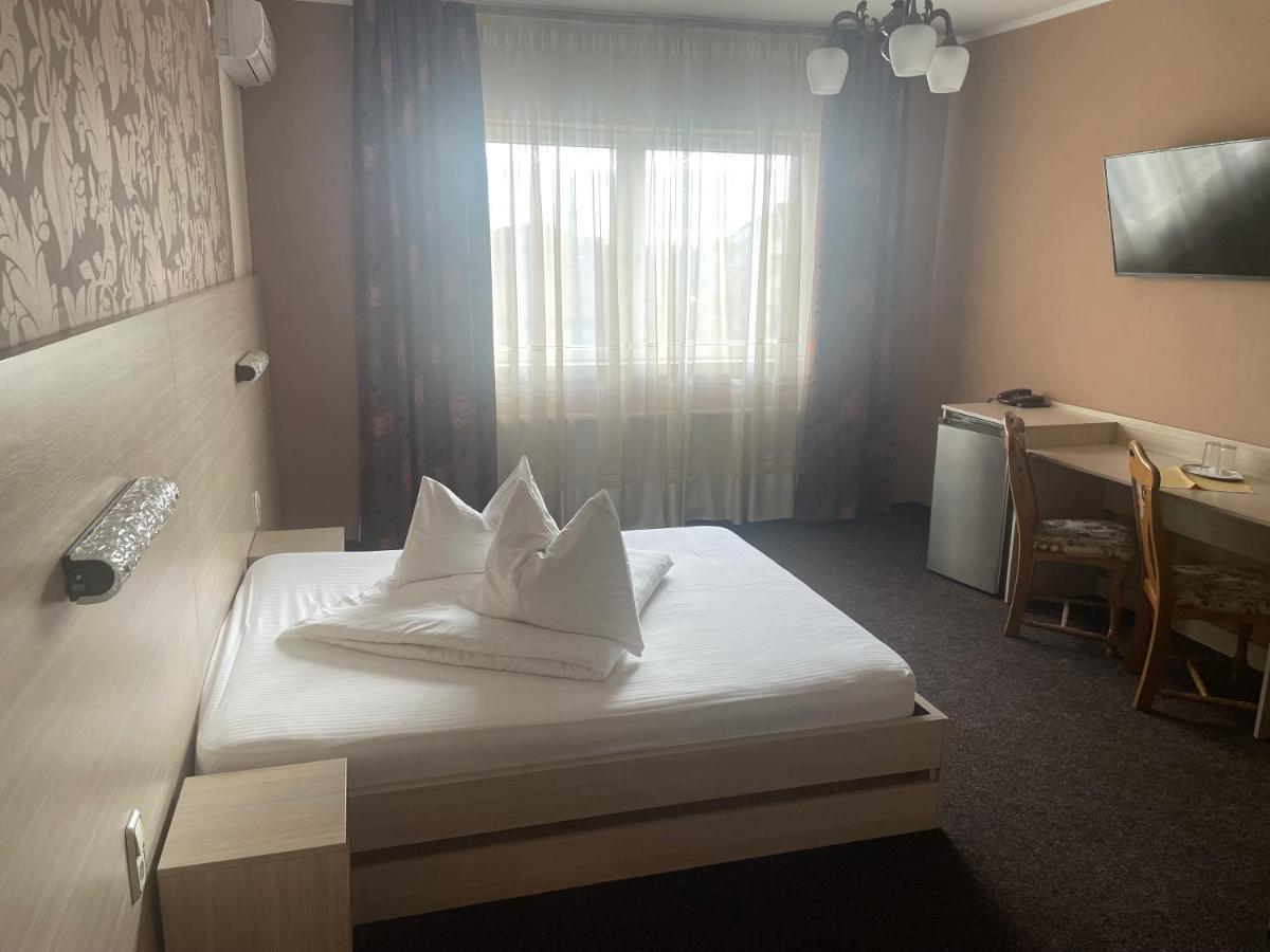 Pension Regal Satu Mare Exterior foto
