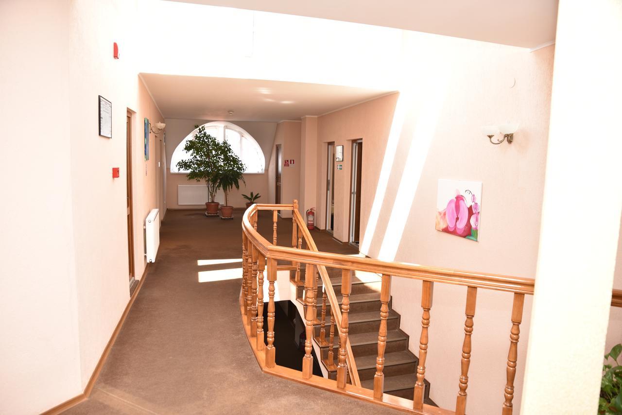 Pension Regal Satu Mare Exterior foto