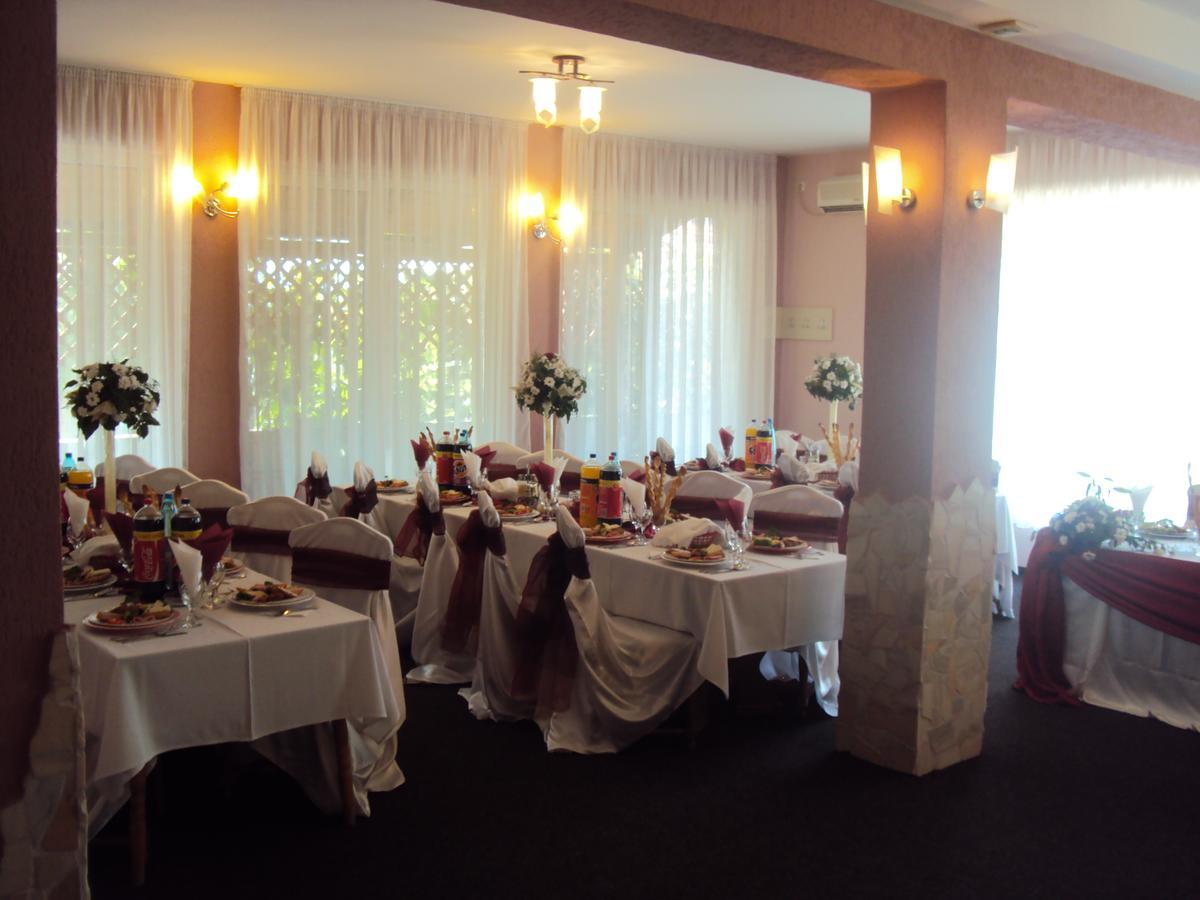 Pension Regal Satu Mare Exterior foto